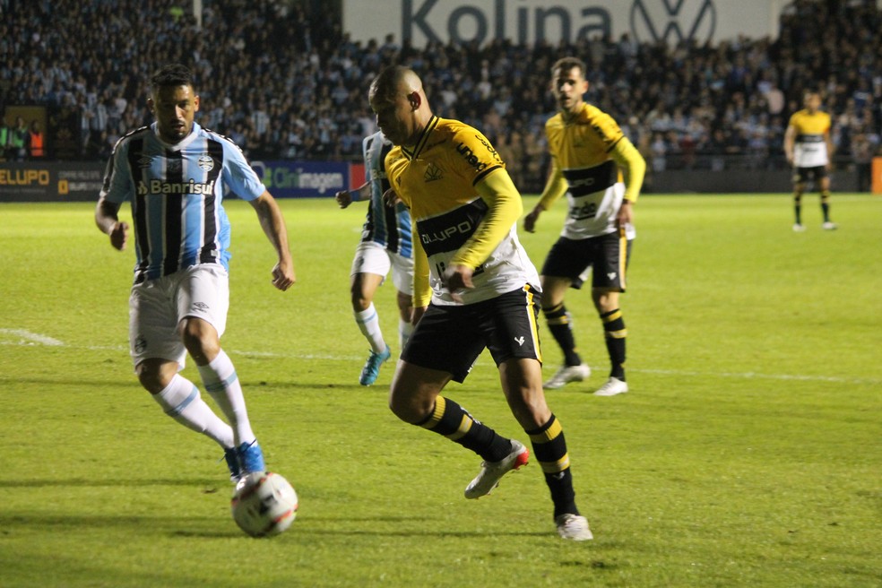 Edilson desabafa após derrota para o Criciúma