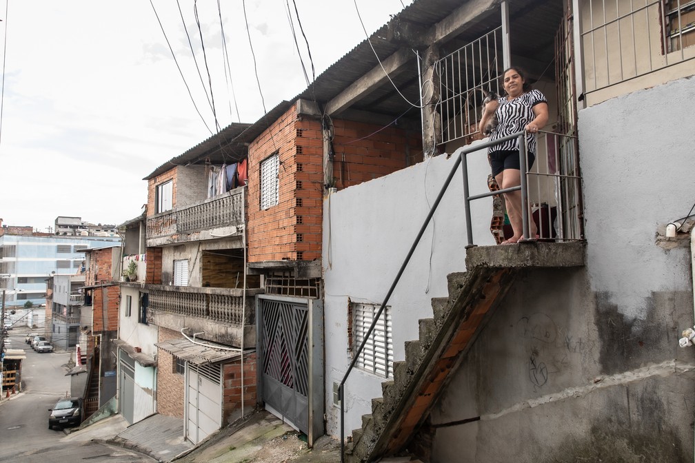 Miriam em sua casa, no Jardim União, Diadema — Foto: Celso Tavares/g1