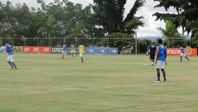 Semana do clássico terá privacidade  e Deivid quebrando a cabeça por time