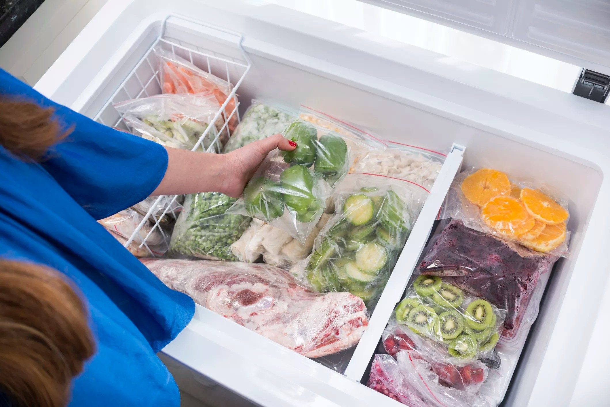 Horizontal ou vertical, o freezer funciona de forma parecida com a da geladeira (Foto: Reprodução/Shoptime)