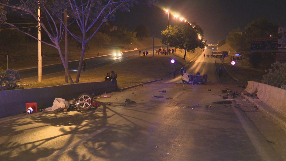 Jogador de futebol do Planaltina morre em acidente na BR-020, no DF — Foto: TV Globo/Reprodução