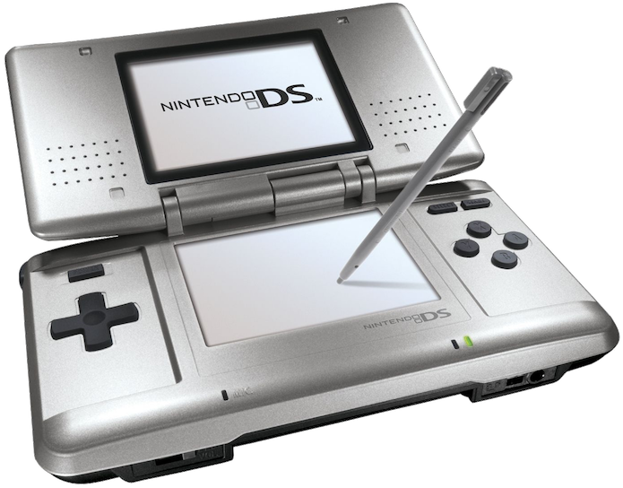 Nintendo DS inovou ao trazer duas telas para as partidas (Foto: Divulgação/Nintendo)