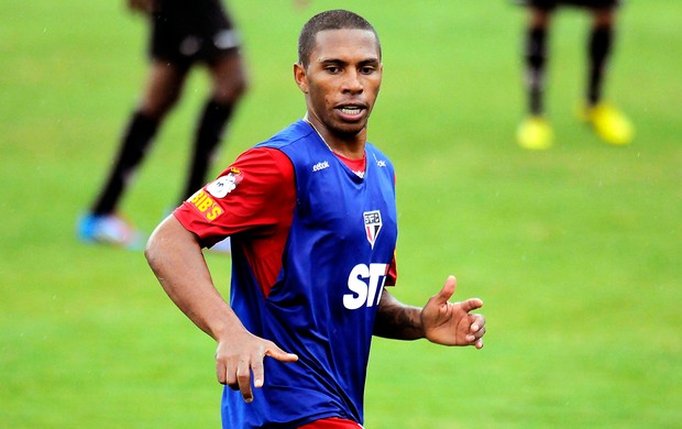 Elenco tricolor trabalha no Reffis, e Ney cancela treino da tarde em Cotia