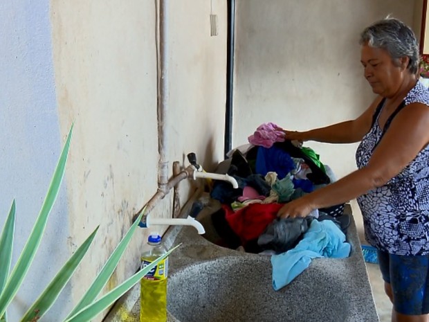 Em Ribeirão Vermelho, moradores estão sem água há 20 dias (Foto: Reprodução EPTV)