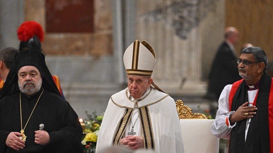 Ao chamar homossexualidade de 'pecado', Papa diz que se referia a 'ato sexual fora do casamento'; entenda