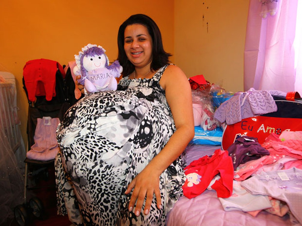 Mulher que dizia estar grávida de quadrigêmeos em Taubaté — Foto: Rogério Marques/O Vale/AE