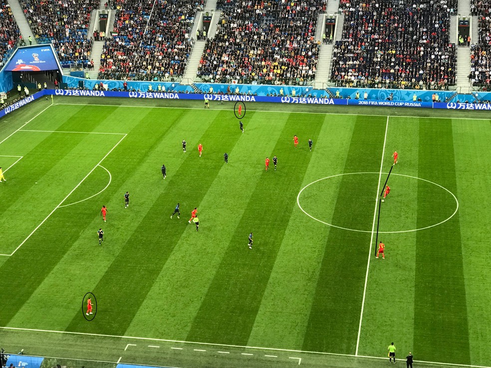 Bélgica com a posse de bola contra a França, na semifinal da Copa do Mundo — Foto: Alexandre Lozetti
