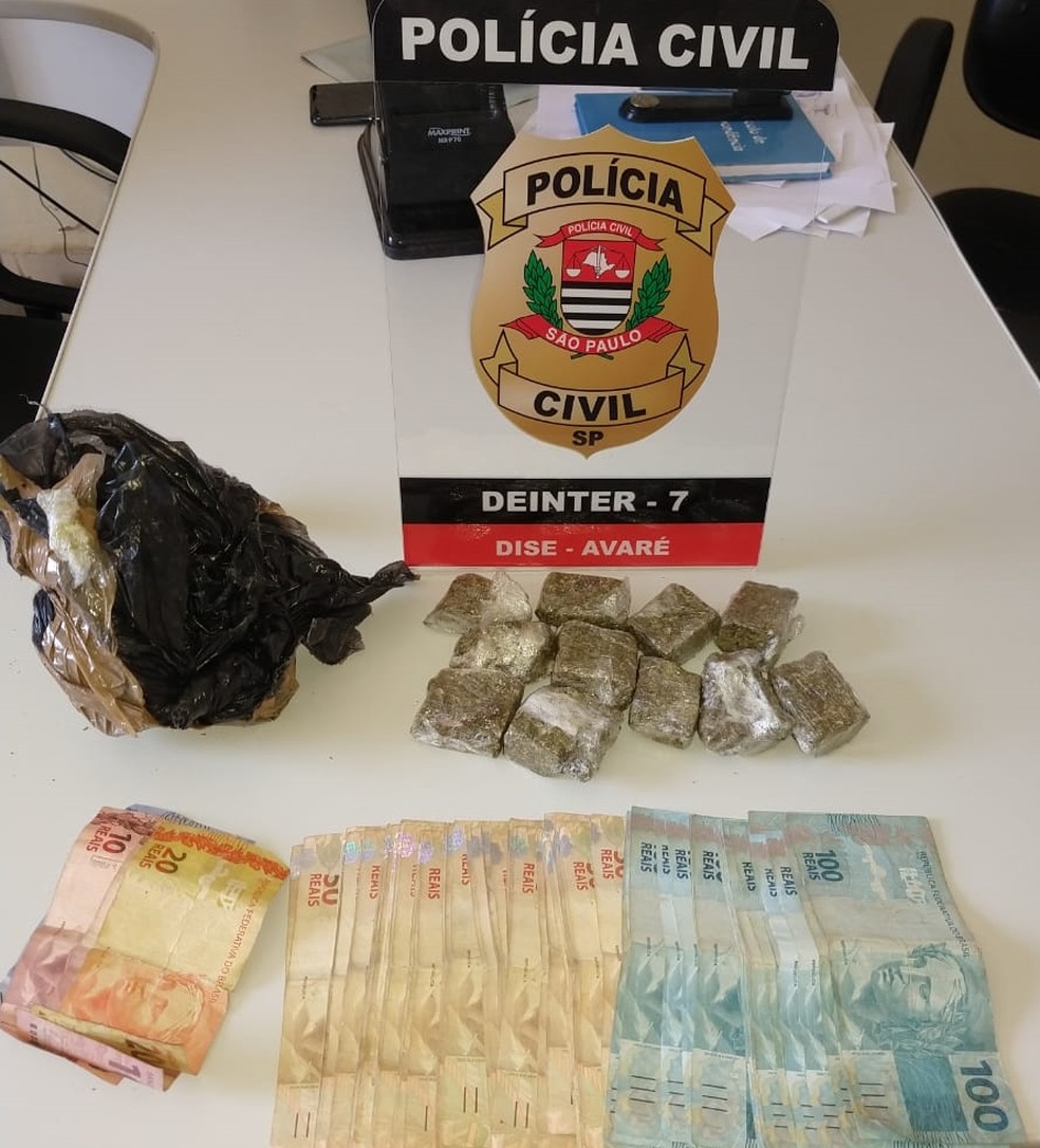 Trio foi preso durante operação da Polícia Civil contra o tráfico de drogas — Foto: Polícia Civil/Divulgação