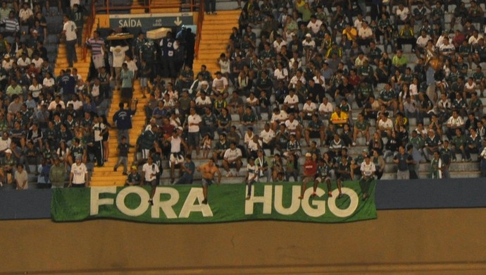Diretoria do Goiás rescinde contrato com meio-campista Hugo