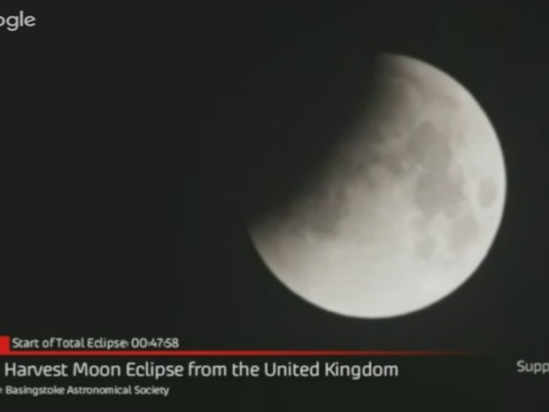 Eclipse, visto do Reino Unido, foi transmitido ao vivo pela internet  (Foto: Reprodução/Youtube/Slooh)