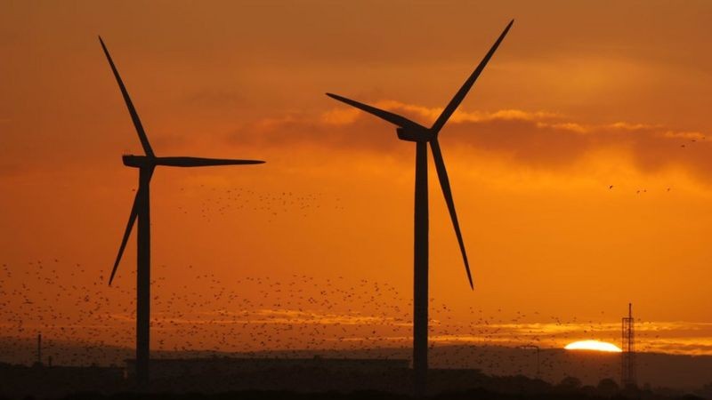 Há cada vez mais pressão para investimento em energia renovável (Foto: GETTY IMAGES)