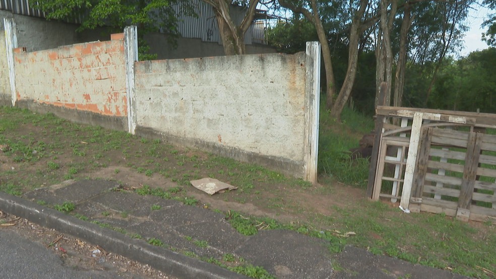 Mulher é estuprada em Bangu, tem dificuldade em fazer exame de corpo de delito e não é levada por policiais para registrar caso