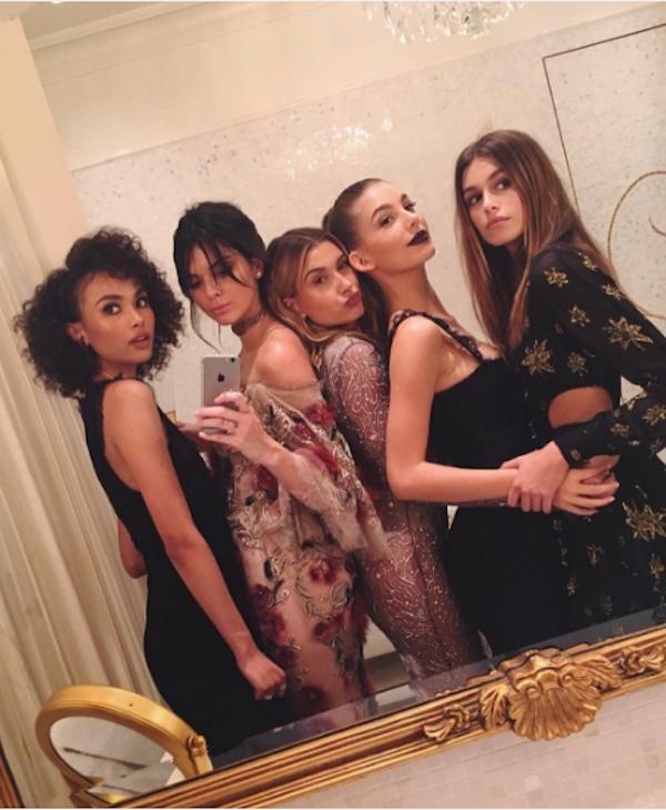 Kaia Geber, Kendall Jenner e sas colegas modelos (Foto: Instagram)