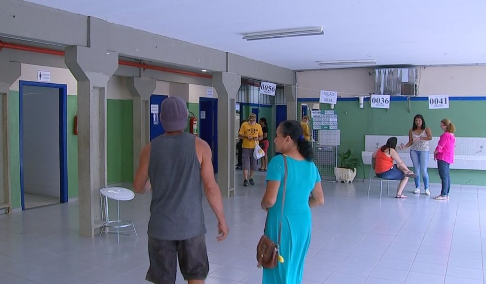 Votação foi tranquila durante o dia em Bofete  — Foto: TV TEM / Reprodução 