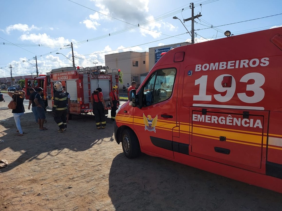Corpo de Bombeiros foi acionado para local da ocorrência em Maceió — Foto: Bombeiros