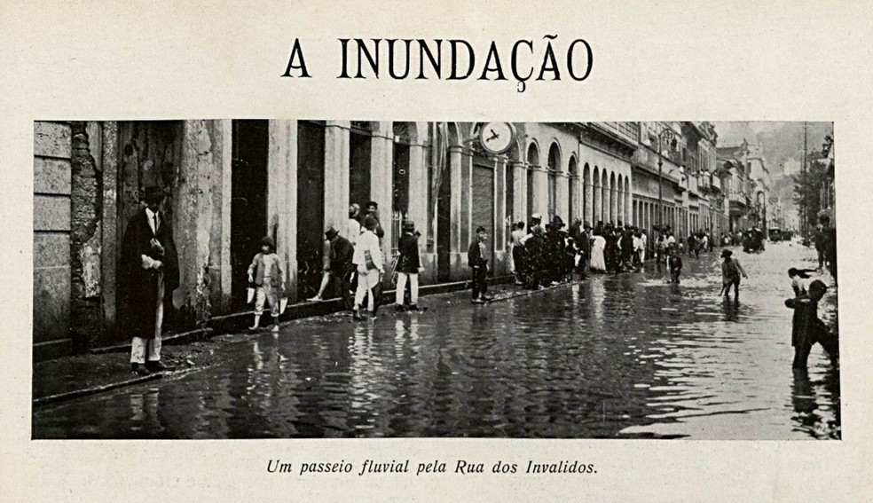Imagem da enchente de 1911 no Centro do Rio de Janeiro — Foto: Careta/Acervo da Biblioteca Nacional