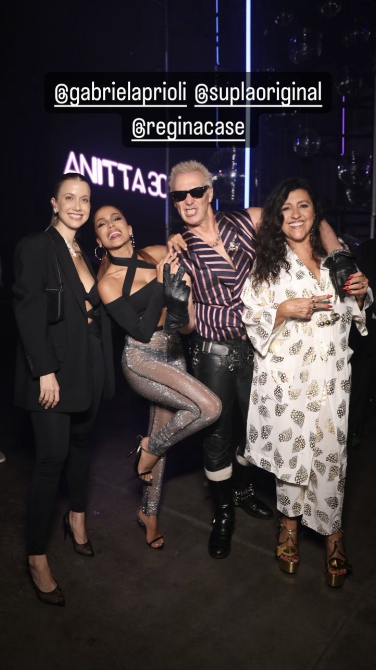 Gabriela Prioli, Supla e Regina Casé no aniversário de Anitta — Foto: Reprodução/Instagram Anitta