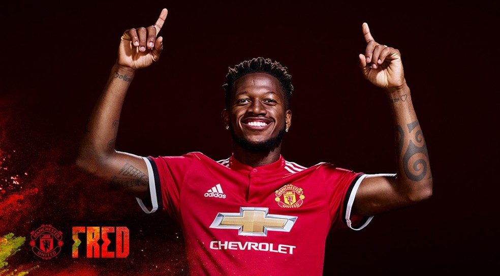 Manchester United aparece na lista com trs jogadores, entre eles o volante Fred  Foto: Divulgao