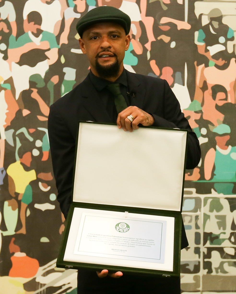 Felipe Melo foi homenageado pelo Palmeiras — Foto: Fabio Menotti / Ag. Palmeiras