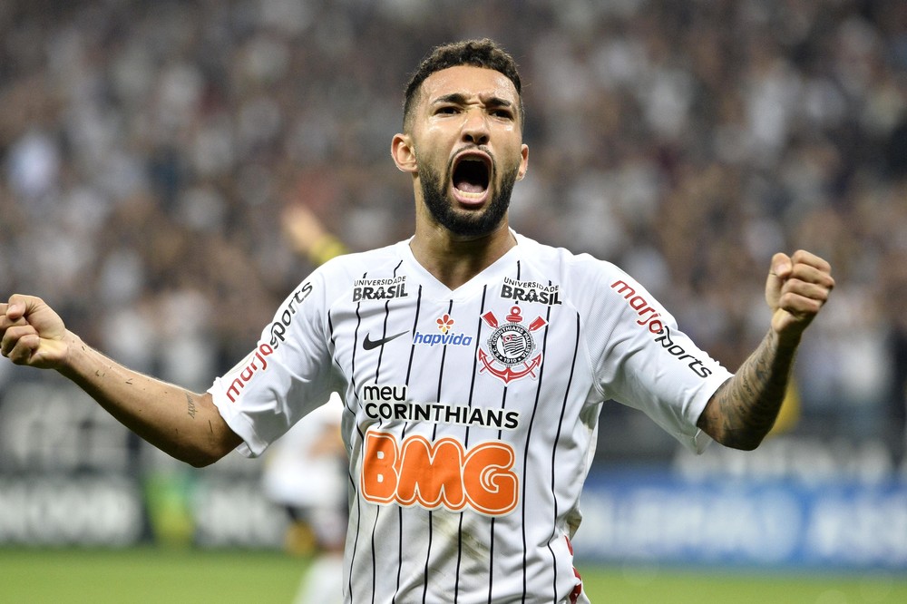 Corinthians avança por Luan, e pode envolver Clayson e mais um no negocio