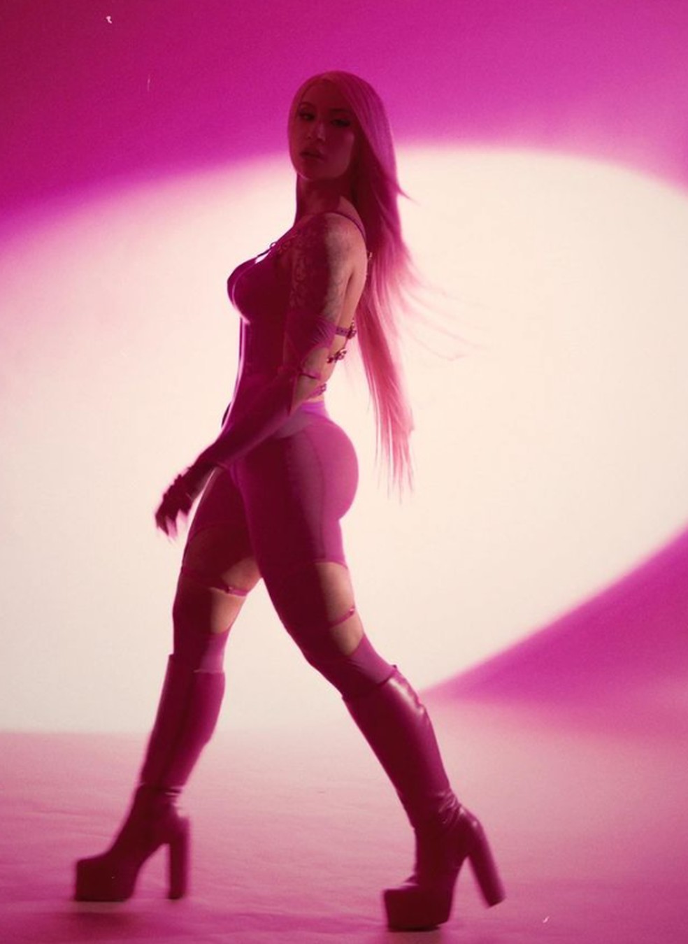 Boca Rosa com look de carnaval  &mdash; Foto: Reprodu&ccedil;&atilde;o/Instagram 