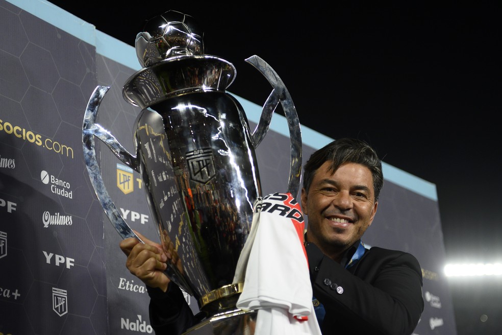 Técnico conseguiu conquistar o título do Campeonato Argentino pela primeira vez — Foto: Getty Images