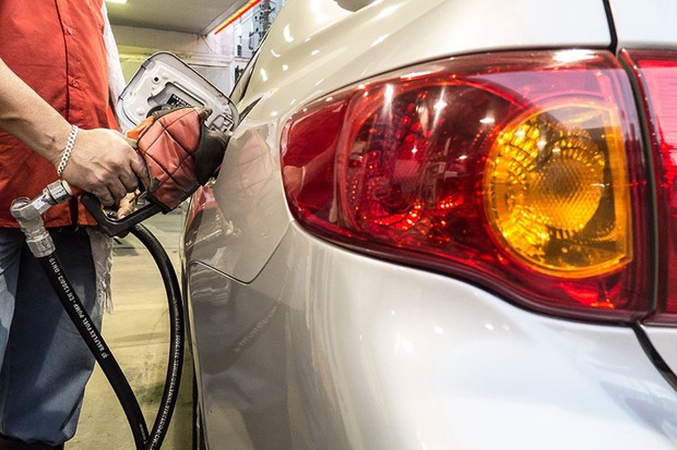 Consumo de combustível é uma das características que podem decidir a compra de um automóvel. (Foto: Rafael Neddermeyer/Fotos Públicas) — Foto: Auto Esporte