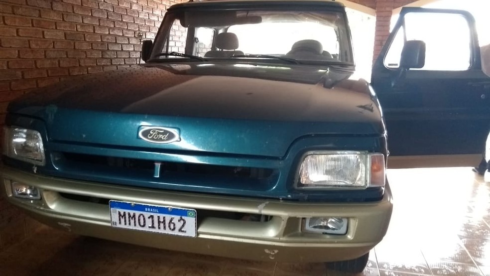 Polícia apreende mais de 170 quilos de cocaína em caminhonete em Ourinhos — Foto: Diogo Nolasco/TV TEM