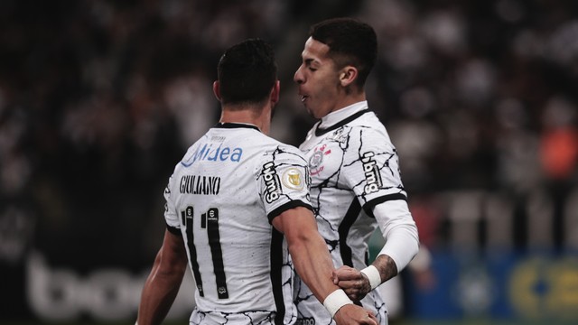 Giuliano comemora gol do Corinthians contra o Cuiabá