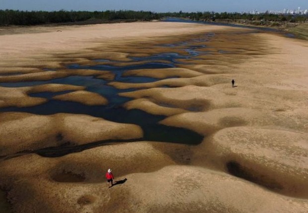 BBC- Vista aérea do rio Paraná, próximo à cidade de Rosário, na Argentina (Foto: Getty Images via BBC News Brasil)