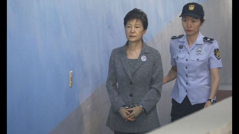 Park Geun-hye, a primeira mulher presidente da Coreia do Sul, foi deposta e presa em 2016 por participação em escândalo de corrupção (Foto: Getty Images via BBC News)