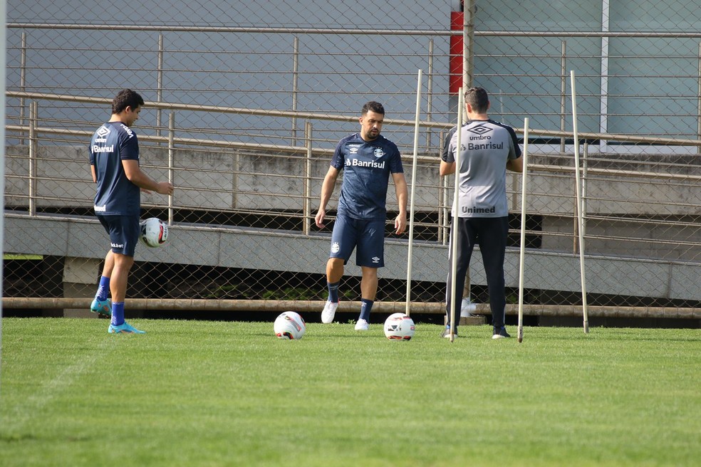 Edilson e Elkeson estão próximos de voltarem a jogar pelo Grêmio