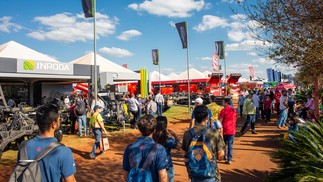 Visitantes conferem novidades no parque tecnológico da Agrishow 2023 em Ribeirão Preto, SP — Foto: Érico Andrade/g1