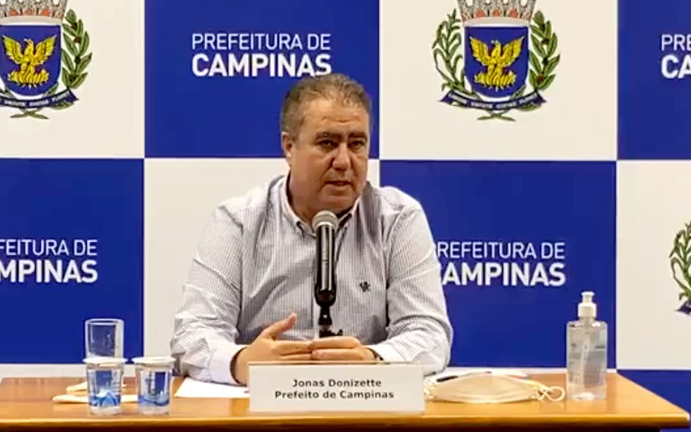 Prefeito de Campinas, Jonas Donizette, anuncia mudanças no funcionamento do comércio — Foto: Reprodução/Facebook