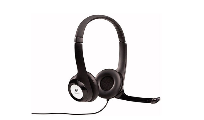 Headset tem design compacto com som estéreo e microfone (Foto: Divulgação/Logitech)