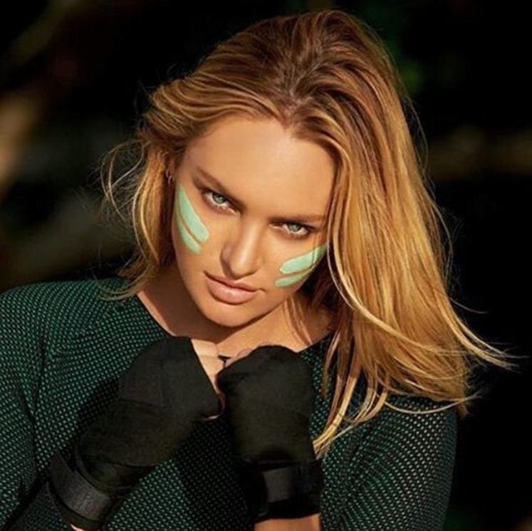 Candice Swanepoel em versão guerreira para campanha da Biotherm (Foto: Reprodução/Instagram)
