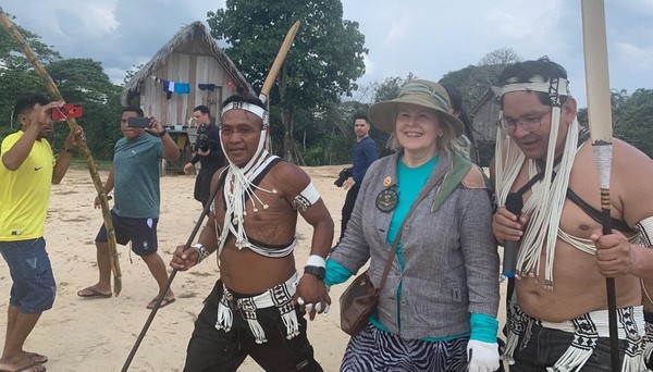 Rosa Weber visita indígenas e promete julgamento sobre marco temporal até junho