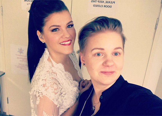 A cantora Saara Aalto com a sua noiva e empresária Meri Sopanen (Foto: Reprodução/Instagram)