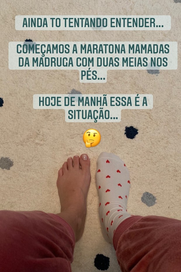 Sthefany Brito acorda sem uma das meias e se questiona (Foto: Reprodução/Instagram)