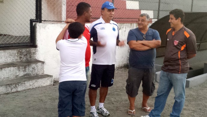 Técnico do Cruzeiro, Marcelo Oliveira reencontra amigos da época de CRB