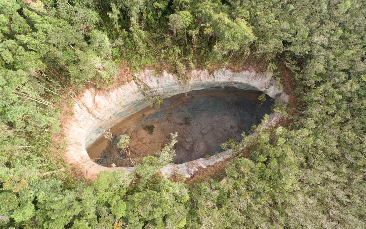 Cratera Misteriosa Na Ba Aumentou Quase 3 Metros Em 7 Dias área é Monitorada Bahia G1 0242