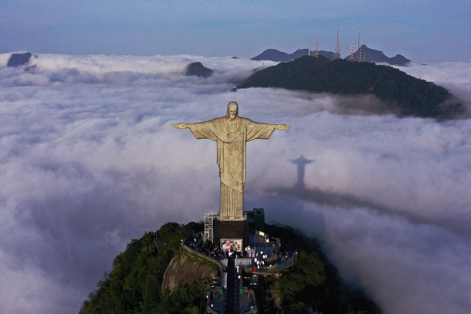 A estátua do Cristo Redentor, no Rio de Janeiro, completou 91 anos — Foto: Carl de Souza/AFP