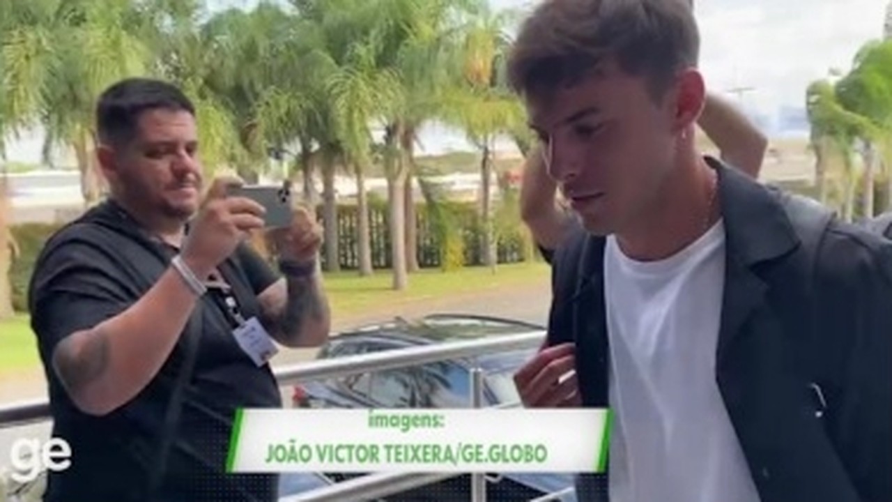 Carballo chega em Porto Alegre para assinar contrato com o Grmio