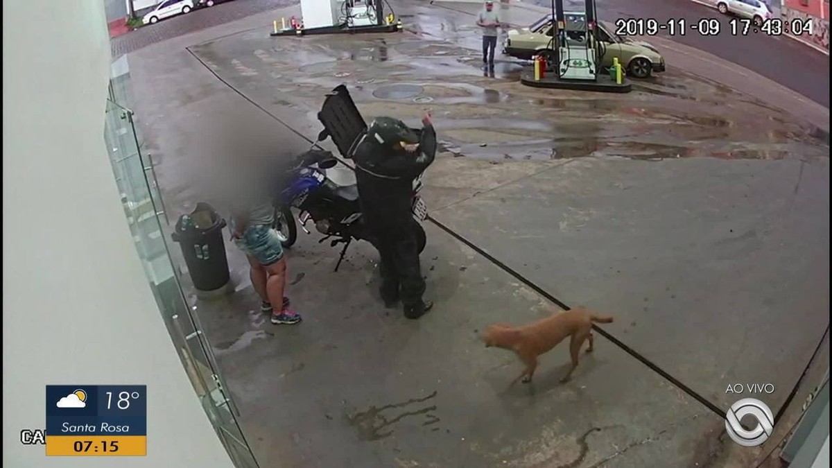 Cão que aparece em vídeo sendo agredido é adotado em Carazinho - G1