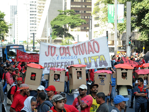 Protesto do MTST interdita parte da Paulista  (Foto: J.Duran Machfee/ Futura Press/ Estaão Conteúdo)