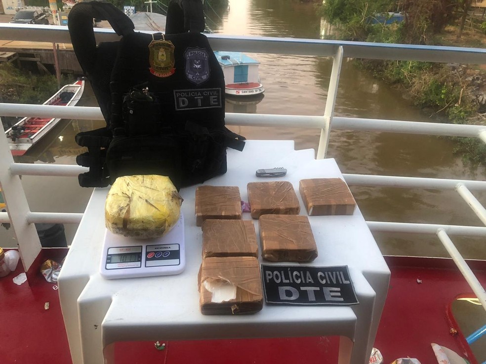 Quatro quilos de cocaína apreendidos em embarcação em Macapá — Foto: Polícia Civil/Divulgação