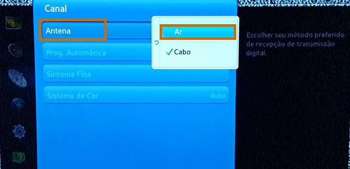 Escolha Ar no item de Antena na Smart TV Samsung (Foto: Reprodução/Barbara Mannara)