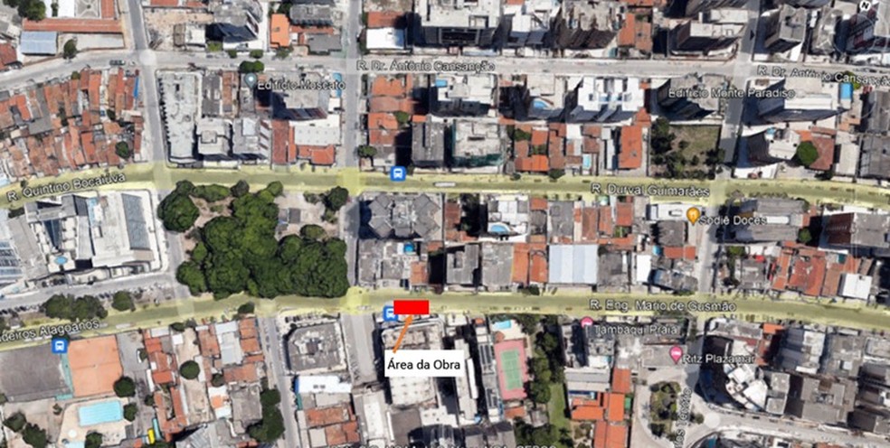 Manutenção na rede de esgoto interdita parcialmente a Rua Engenheiro Mário de Gusmão, na Ponta Verde, em Maceió — Foto: BRK Ambiental