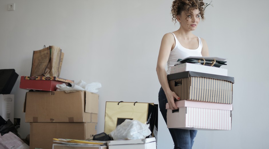 Empresa ajuda mulheres em situação de vulnerabilidade a se mudarem de suas casas (Foto: Pexels/Reprodução )