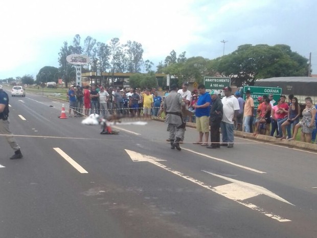 Jovem morre em acidente na BR-060, em Acreúna, Goiás (Foto: Divulgação/ PRF)